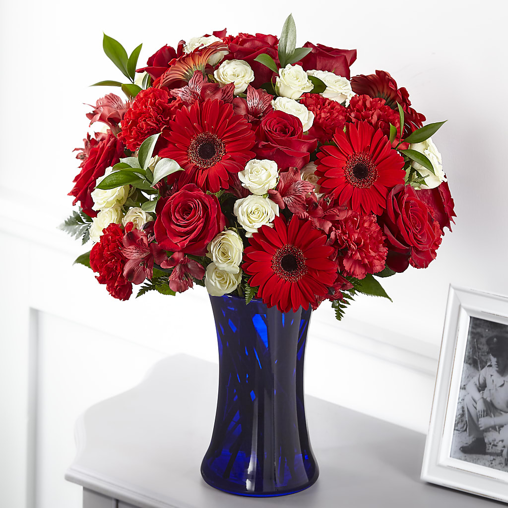 Hearts Embrace Bouquet – Garden Of Eden Florist Inc, Coplay PA