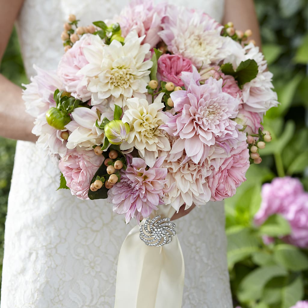 Heart's Promise Bouquet – Garden Of Eden Florist Inc, Coplay PA