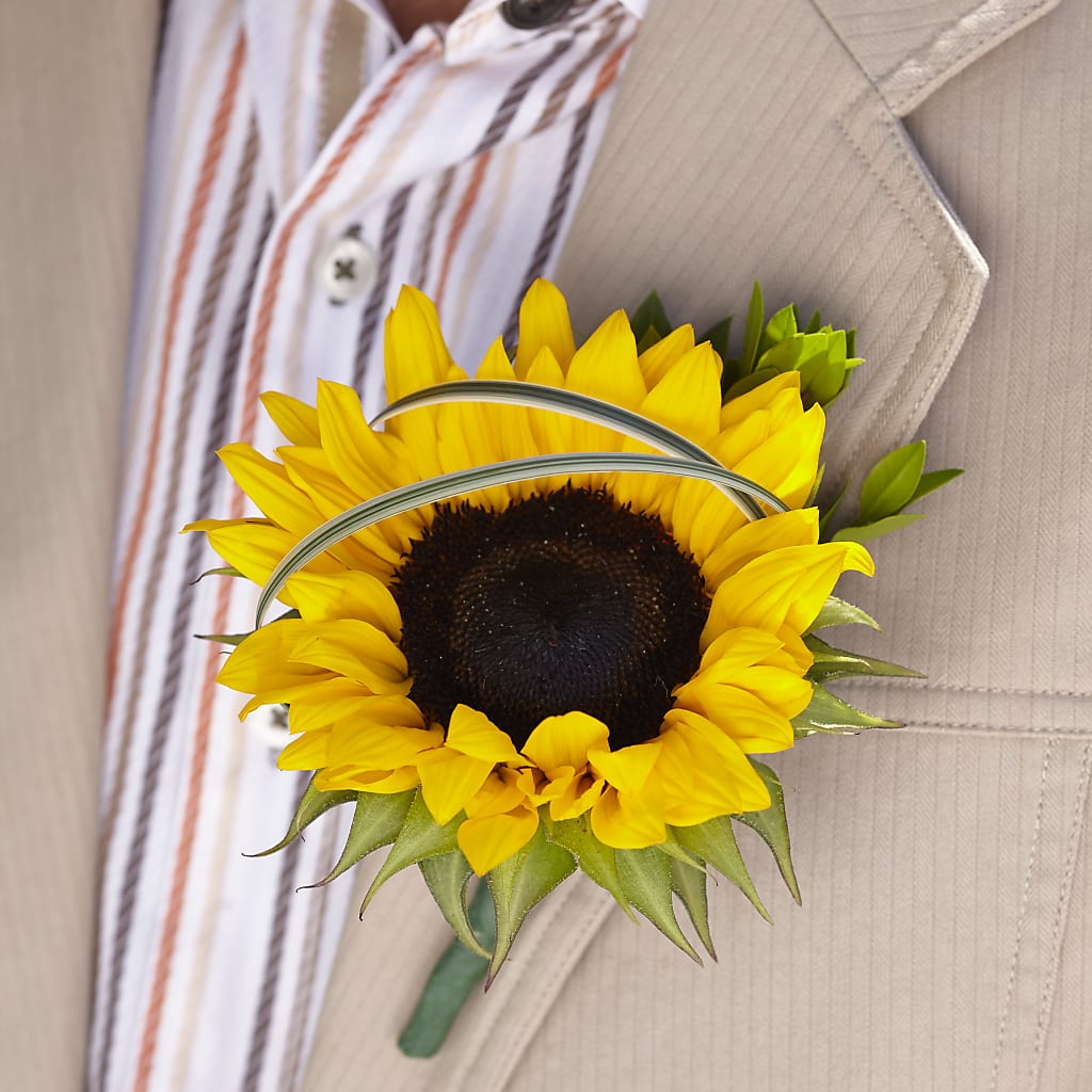 Free Spirit Boutonniere – Garden Of Eden Florist Inc, Coplay PA
