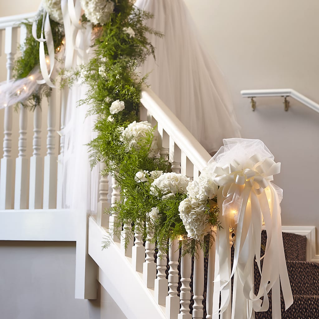Champagne Dreams Garland – Garden Of Eden Florist Inc, Coplay PA