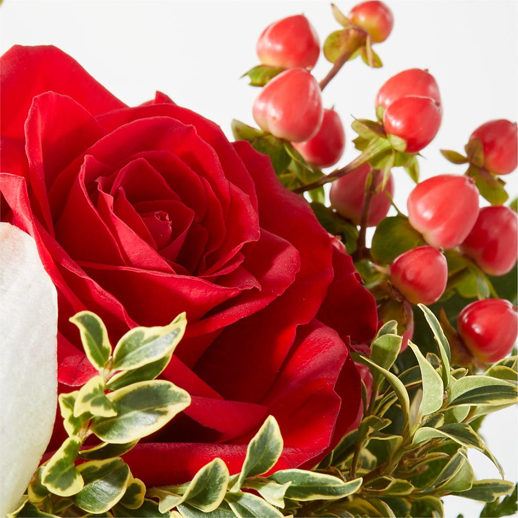 Snowy Wonderland Bouquet –  Garden Of Eden Florist Inc, Coplay PA