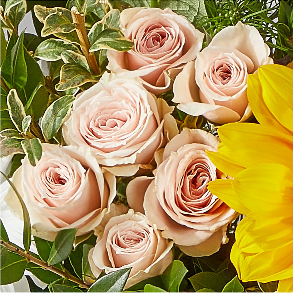 The Good Life Bouquet –  Garden Of Eden Florist Inc, Coplay PA