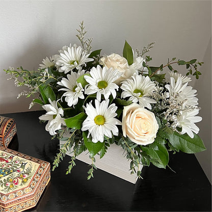 Fresh Linen Box Bouquet –  Garden Of Eden Florist Inc, Coplay PA