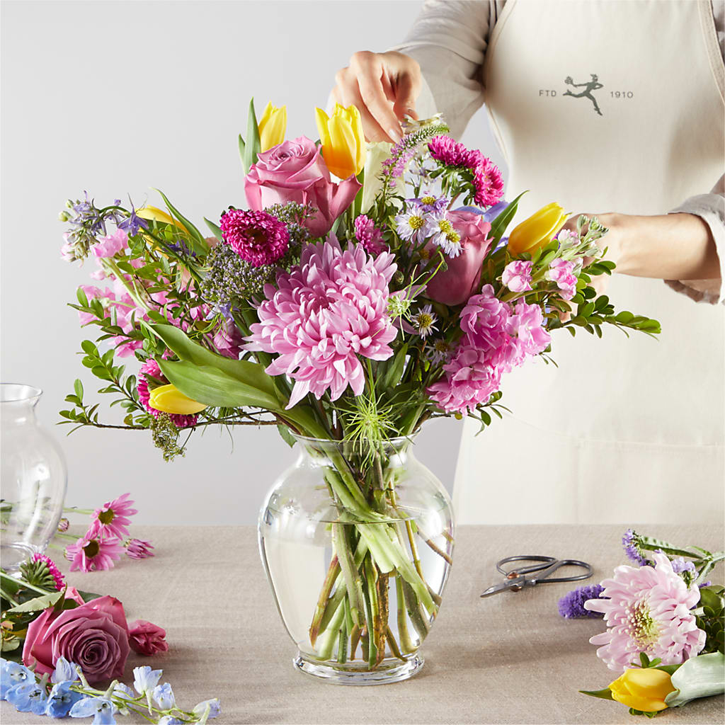 Pastel Tradition - A Florist Original –  Garden Of Eden Florist Inc, Coplay PA