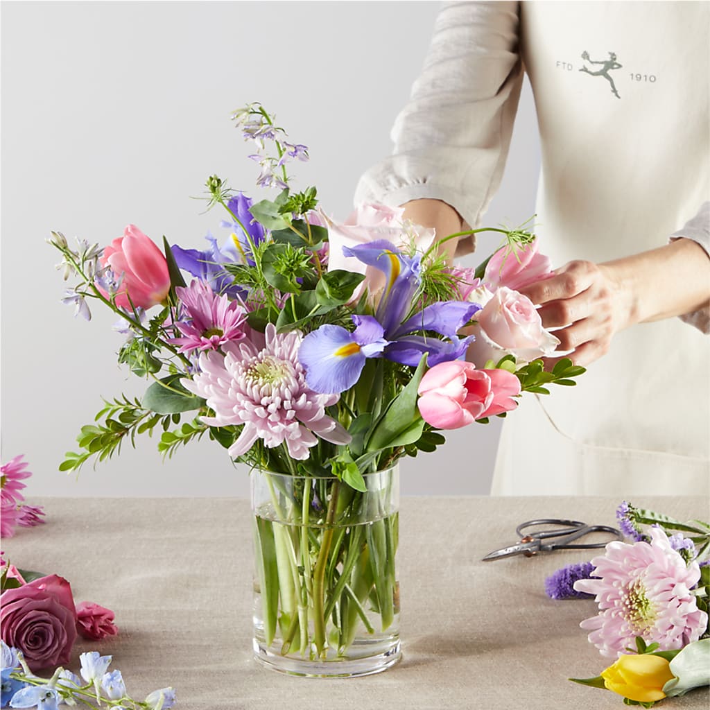 Pastel Tradition - A Florist Original –  Garden Of Eden Florist Inc, Coplay PA