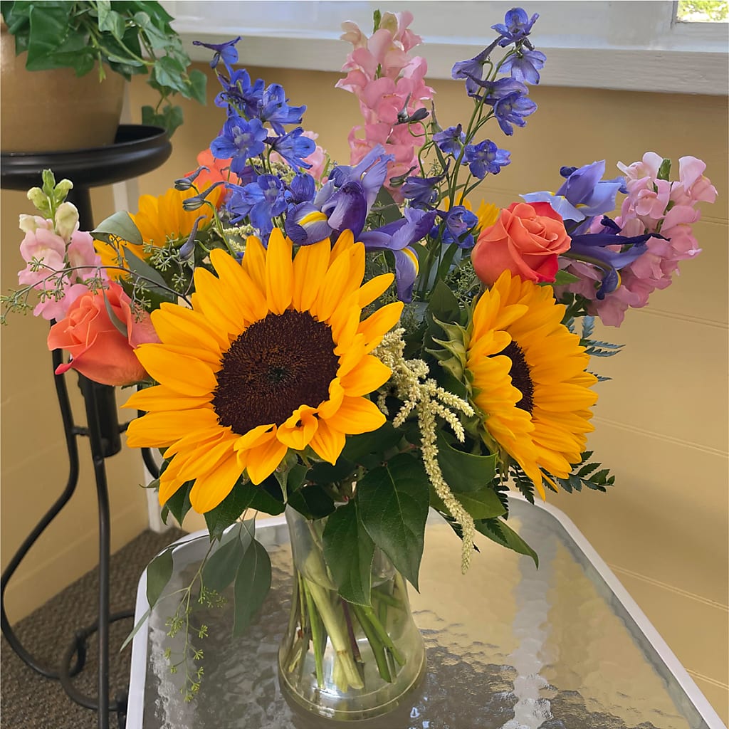 Rays of Life Bouquet –  Garden Of Eden Florist Inc, Coplay PA