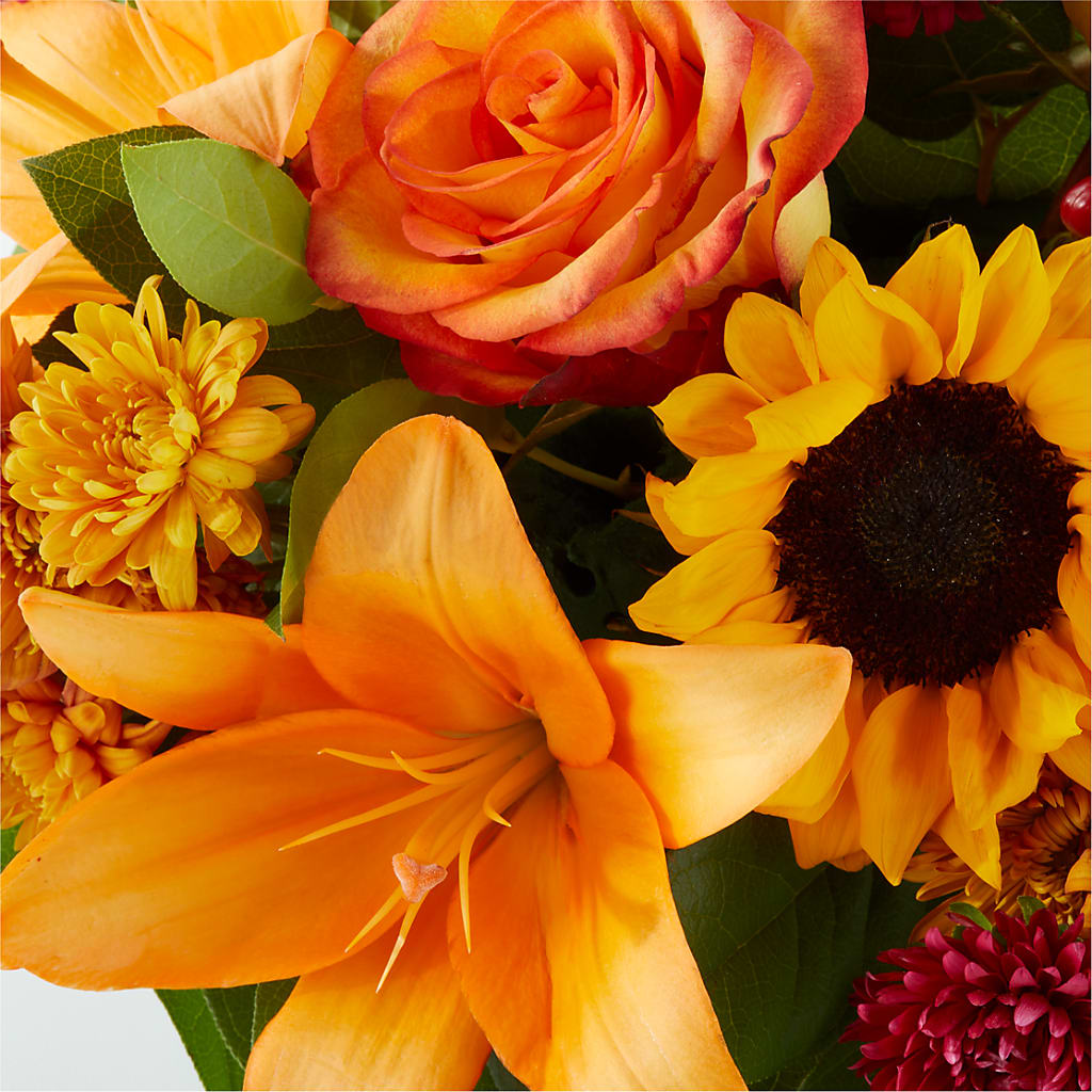 Grateful Centerpiece –  Garden Of Eden Florist Inc, Coplay PA
