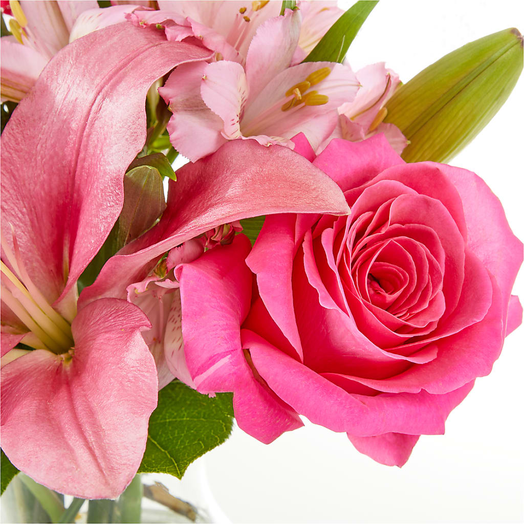 Lots of Love Bouquet –  Garden Of Eden Florist Inc, Coplay PA