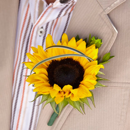 Free Spirit Boutonniere –  Garden Of Eden Florist Inc, Coplay PA